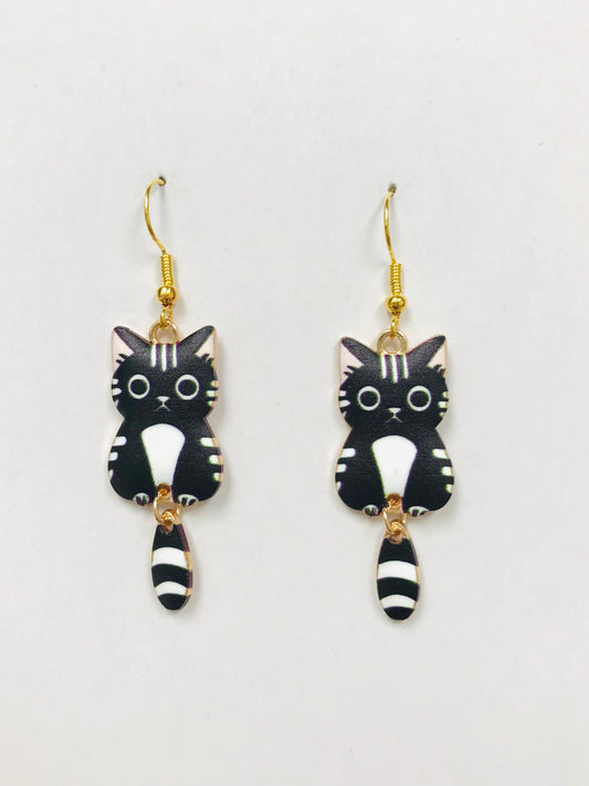 2pairs Black and White Wagging Tail Cat Earrings