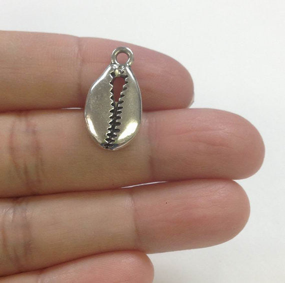 Cowries_Shell_Charm_wholesale