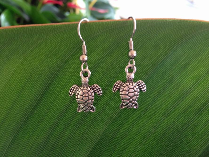 Tiny Turtle earrings