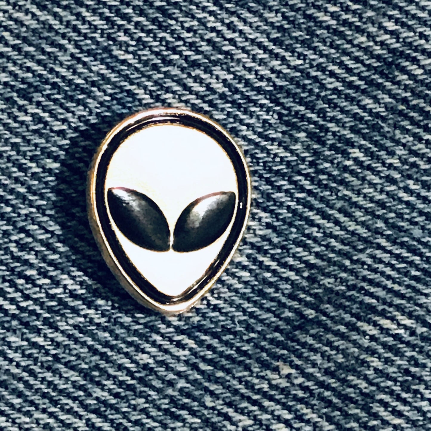 Tiny Alien funny pins