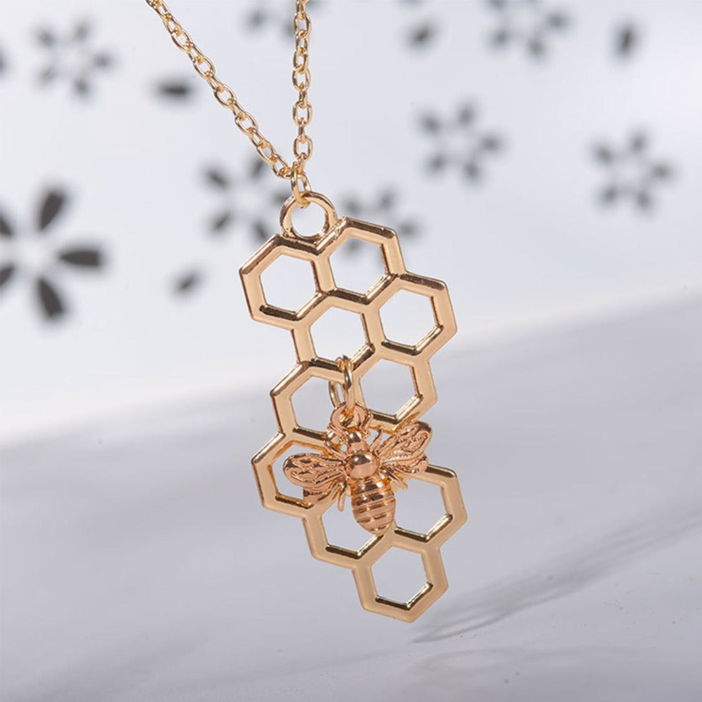 Newest 2019 Nature Jewelry Geometric Hexagon Honeycomb Necklace With Bee Charm