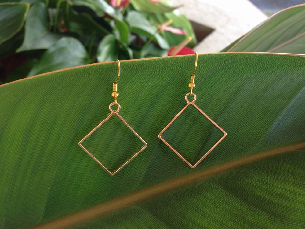 wholesale geometric diamond shape earrings gold